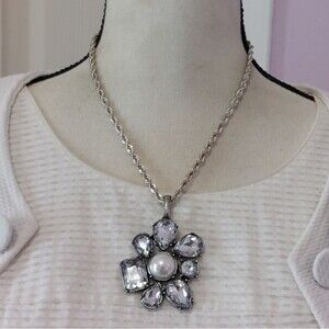 Premier Designs Petal Pusher Pendant with Thick Rope Chain Necklace